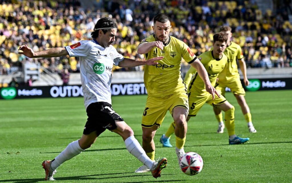 Lush Auckland Fc V Wellington Phoenix: Derby Rivals Clash In Wellington Capture for Desktop Lush Auckland Fc V Wellington Phoenix: Derby Rivals Clash In Wellington Capture for Desktop