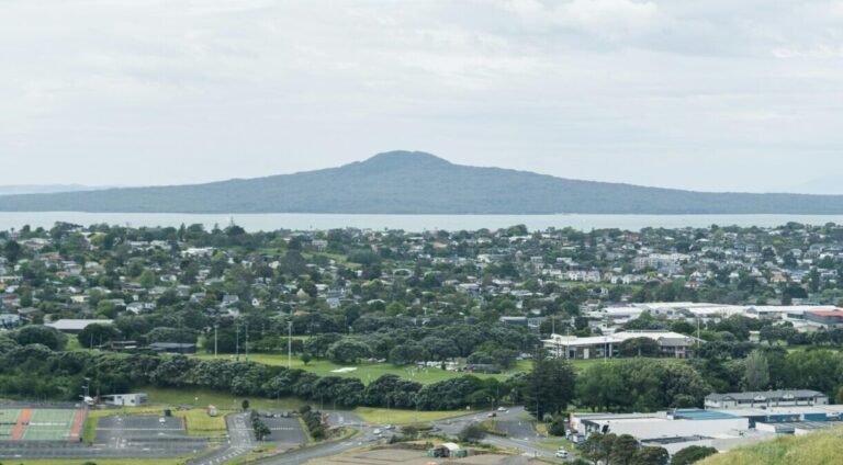 Building Costs Rise as Material Prices Increase in Late 2025 - OULIANNEWS